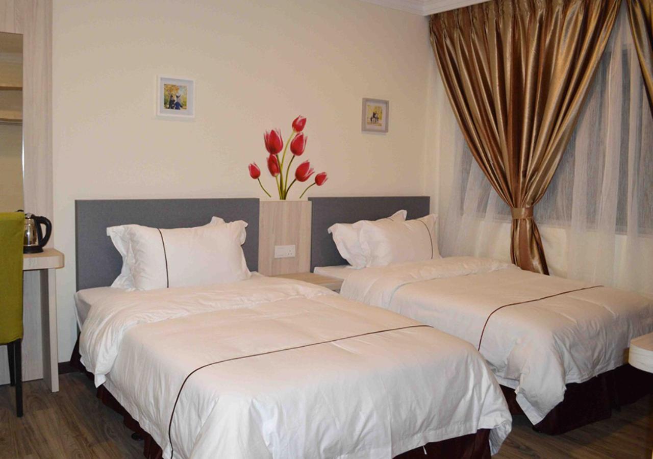Angsoka Hotel Teluk Intan Extérieur photo
