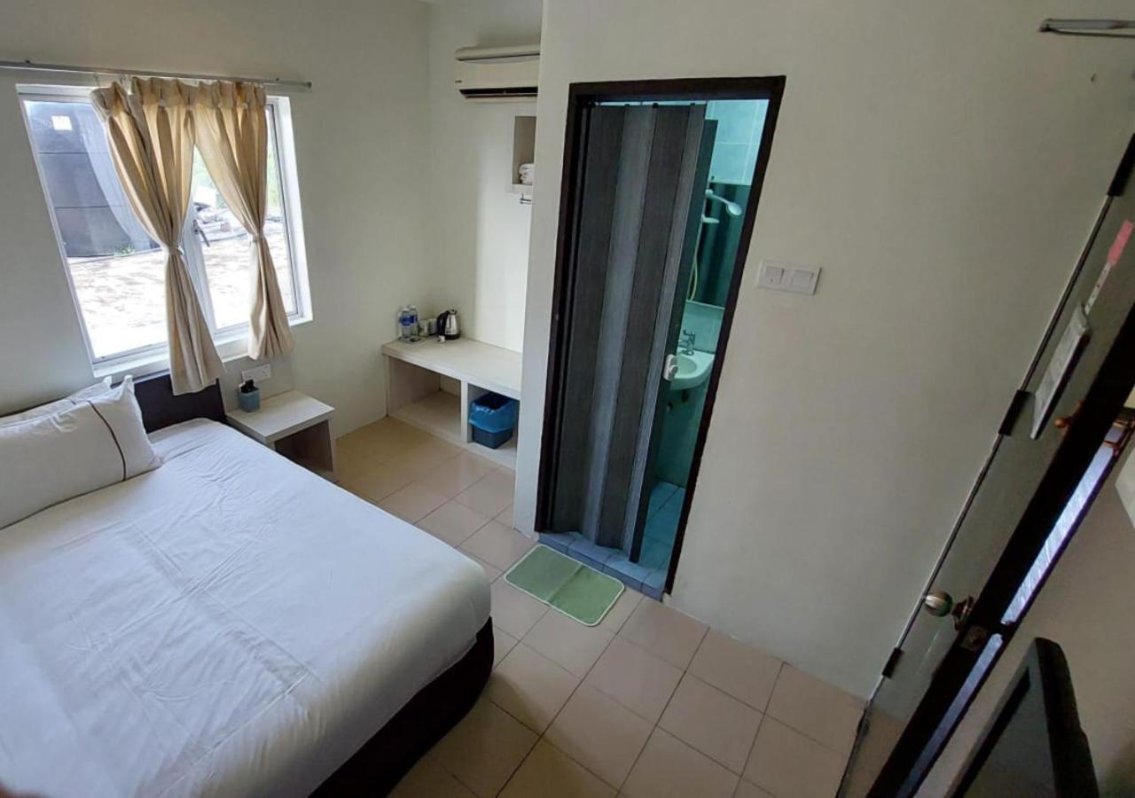 Angsoka Hotel Teluk Intan Extérieur photo