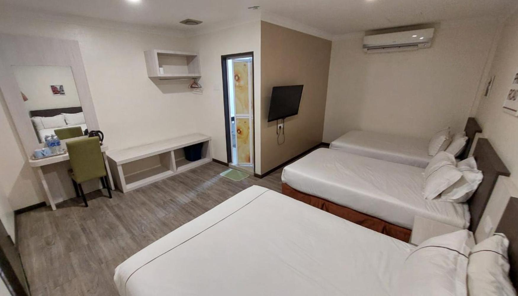 Angsoka Hotel Teluk Intan Extérieur photo
