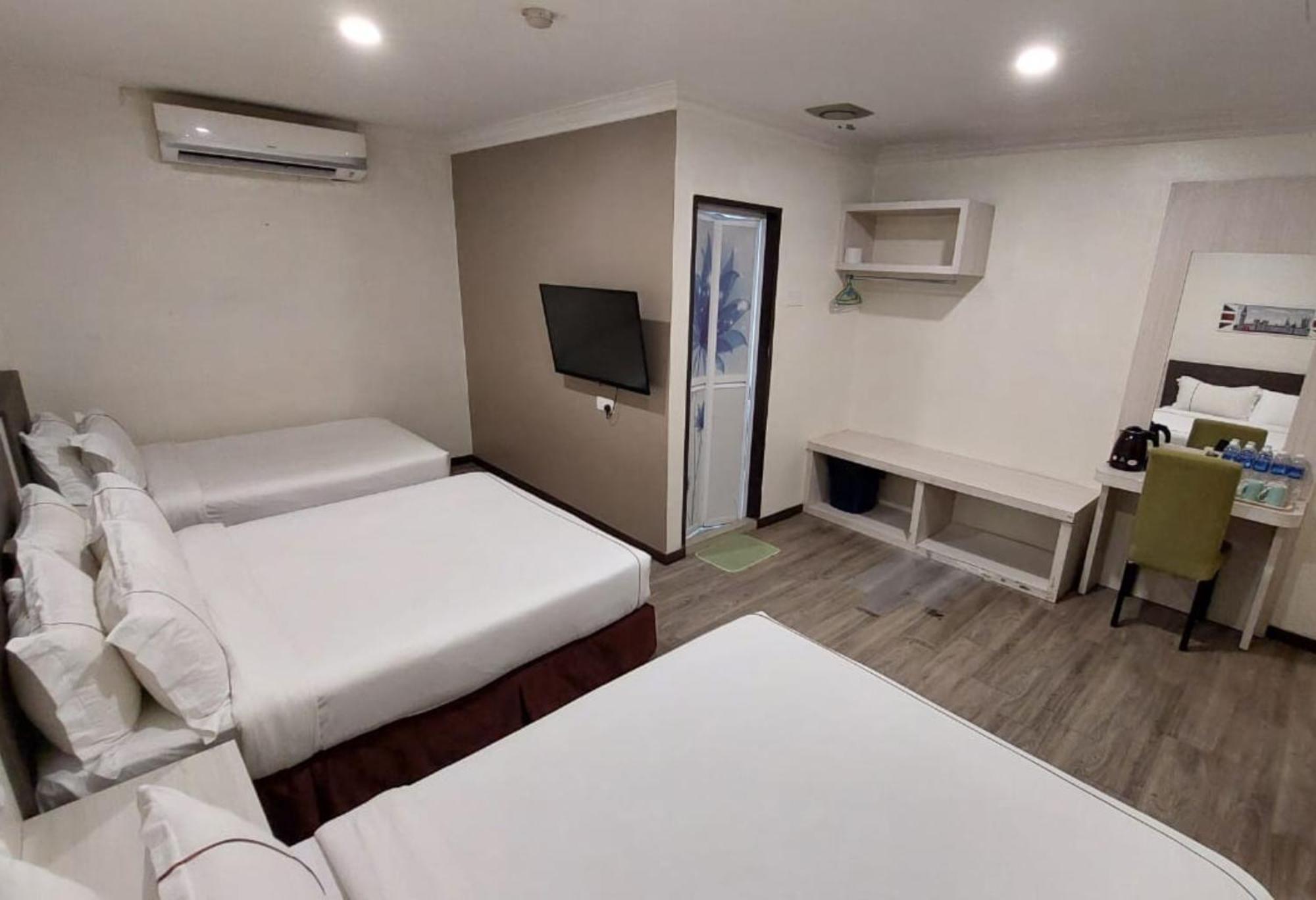 Angsoka Hotel Teluk Intan Extérieur photo