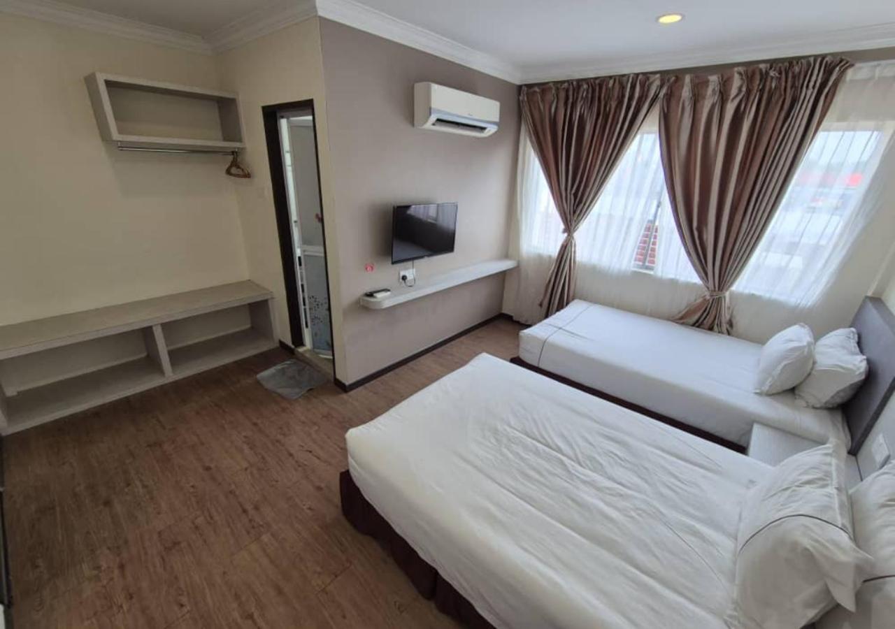 Angsoka Hotel Teluk Intan Extérieur photo