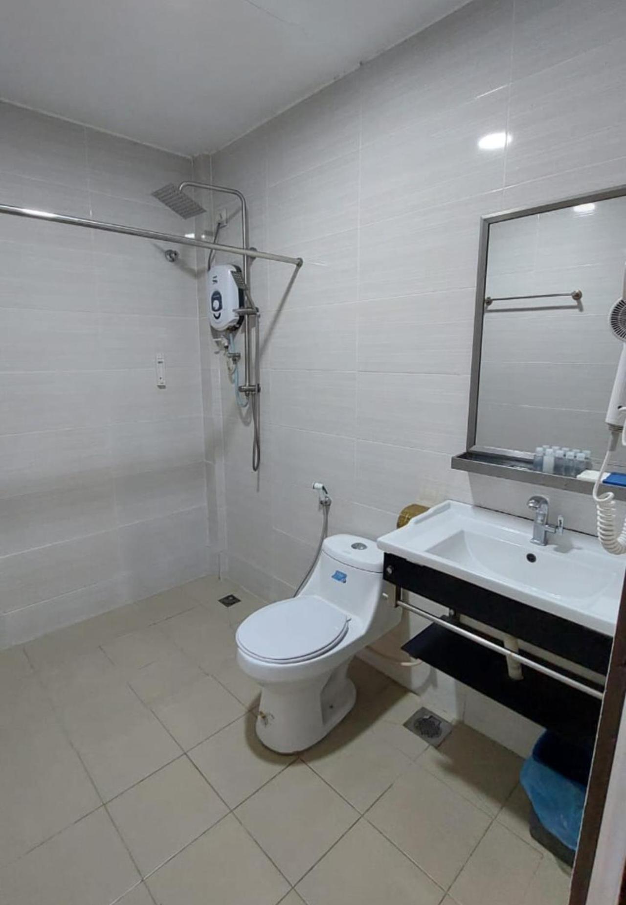Angsoka Hotel Teluk Intan Extérieur photo