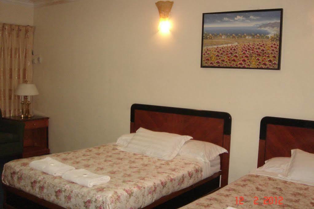 Angsoka Hotel Teluk Intan Extérieur photo