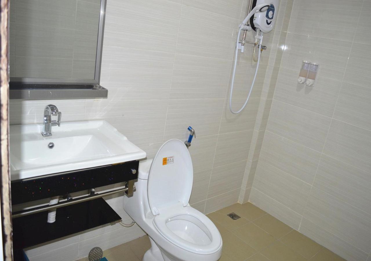 Angsoka Hotel Teluk Intan Extérieur photo