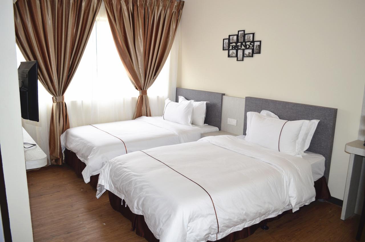 Angsoka Hotel Teluk Intan Extérieur photo
