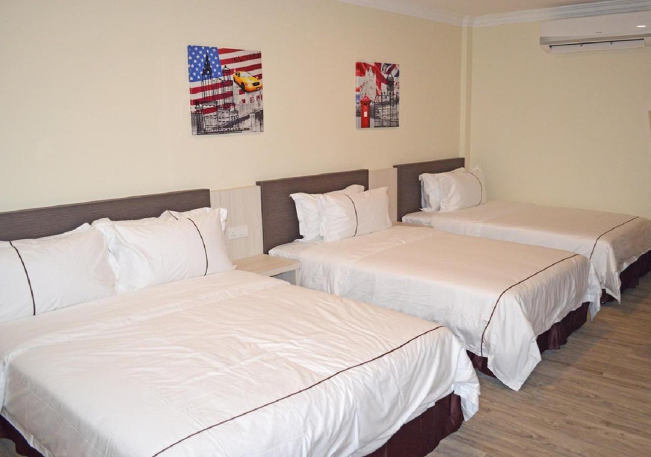 Angsoka Hotel Teluk Intan Extérieur photo