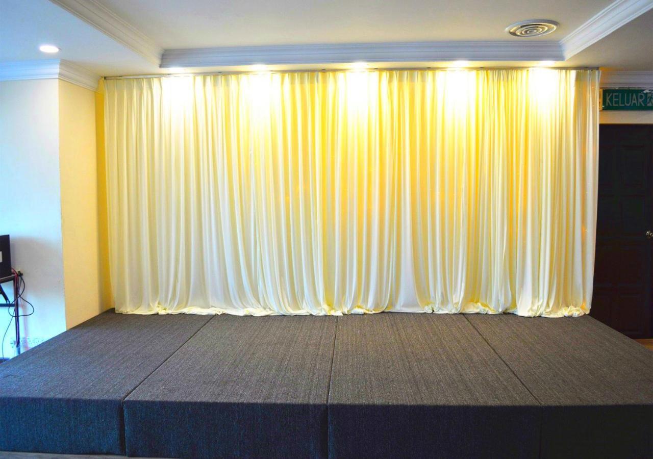 Angsoka Hotel Teluk Intan Extérieur photo