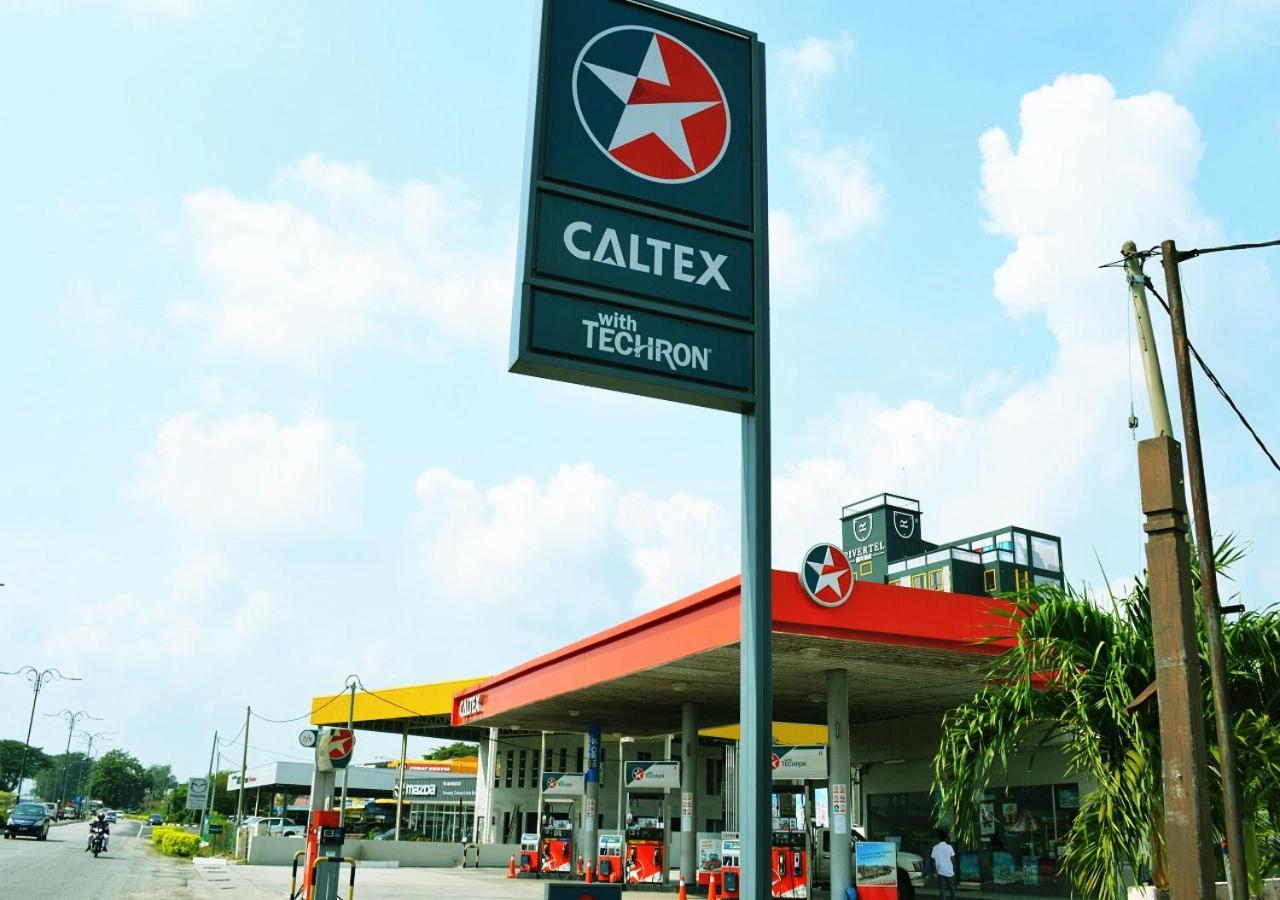 Angsoka Hotel Teluk Intan Extérieur photo
